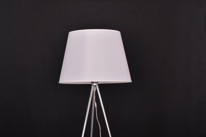 EGRA WH - chrom/biały lampa podłogowa trójnóg metalowy chromowany, klosz abażur biały 1xE27 ↔60cm  ↕146cm hurt